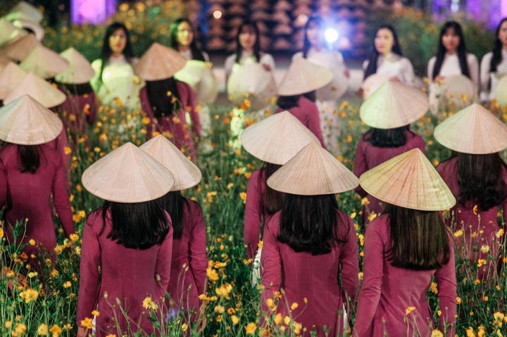 Tìm hiểu về thị trường: Tìm hiểu về nhu cầu và đam mê của khách hàng để đưa ra sản_Lợi nhuận sản xuất video ngắn